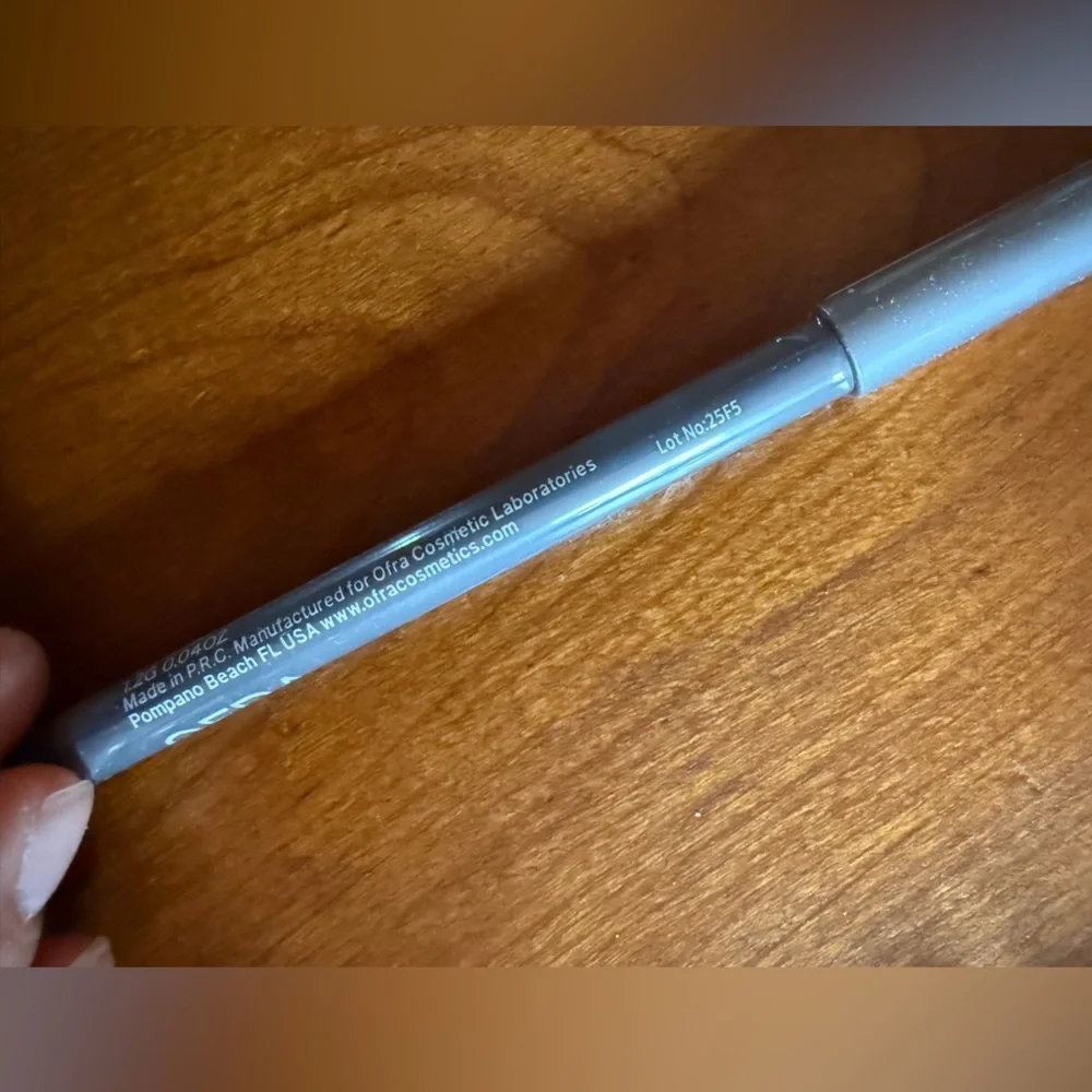 ❤️ 3/$25 OFRA Eyeliner Pencil in Black